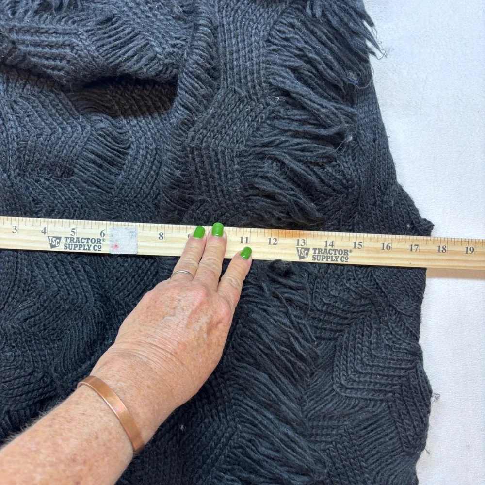 Sioni‎ Black Crochet Fringe Shawl Wrap Scarf Women's S/M Wool